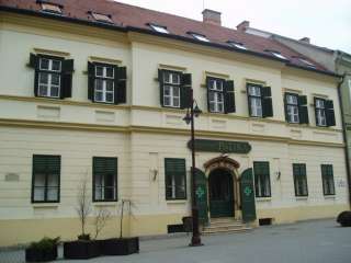 Kaposvár, Fő u. 19.jpg Kaposvár, Fő u. 19.jpg