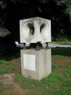 Nyíregyháza, Pazonyi tér, Északi temető: Bessenyei György emlékműve.jpg Nyíregyháza, Pazonyi tér, Északi temető: Bessenyei György emlékműve.jpg